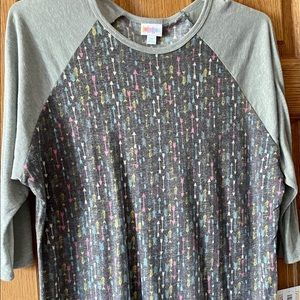 LuLaRoe Randy Baseball Tee 2XL NWT Gray Heather with Pastel Arrows